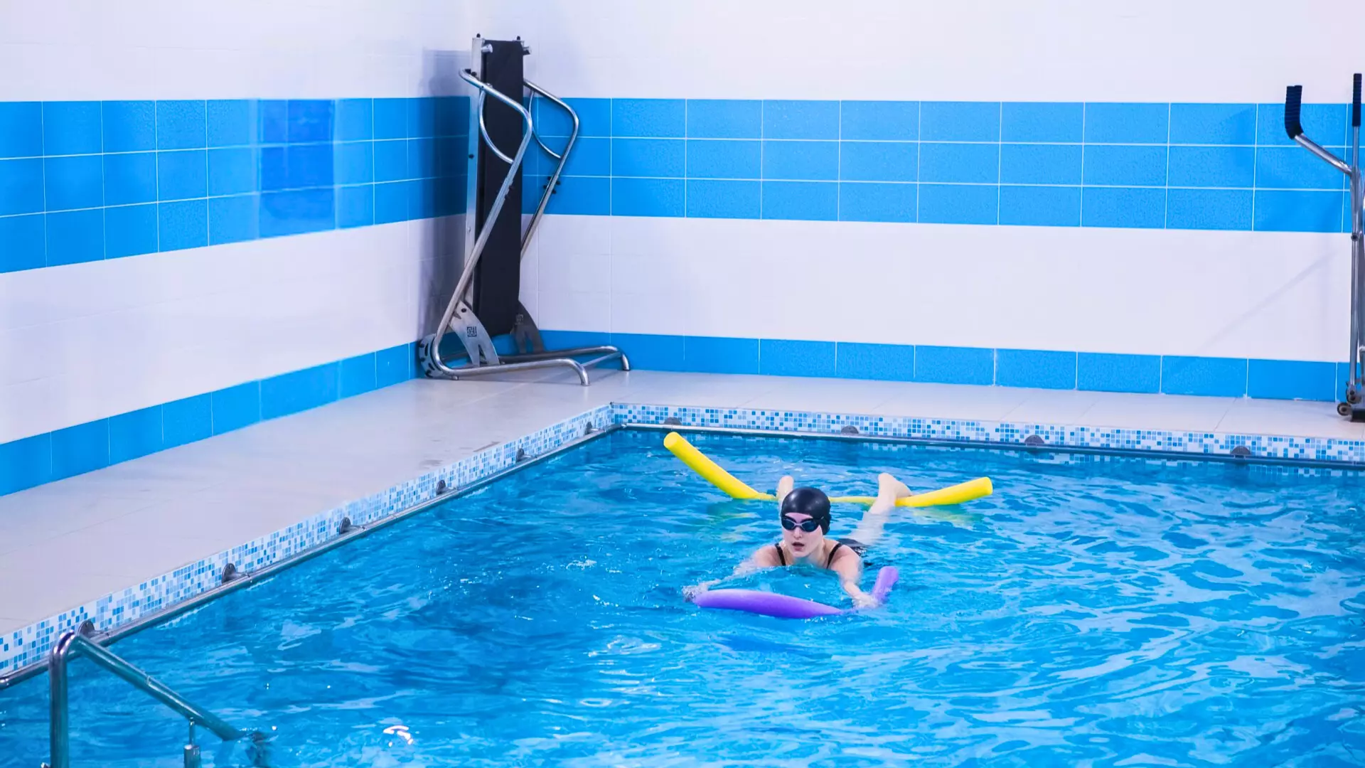 Rehabilitation pool and physical therapy. Санаторий Нехама прекрасная природа